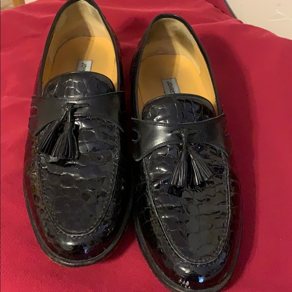 Men’s size 11 Johnston & Murphy loafers $25